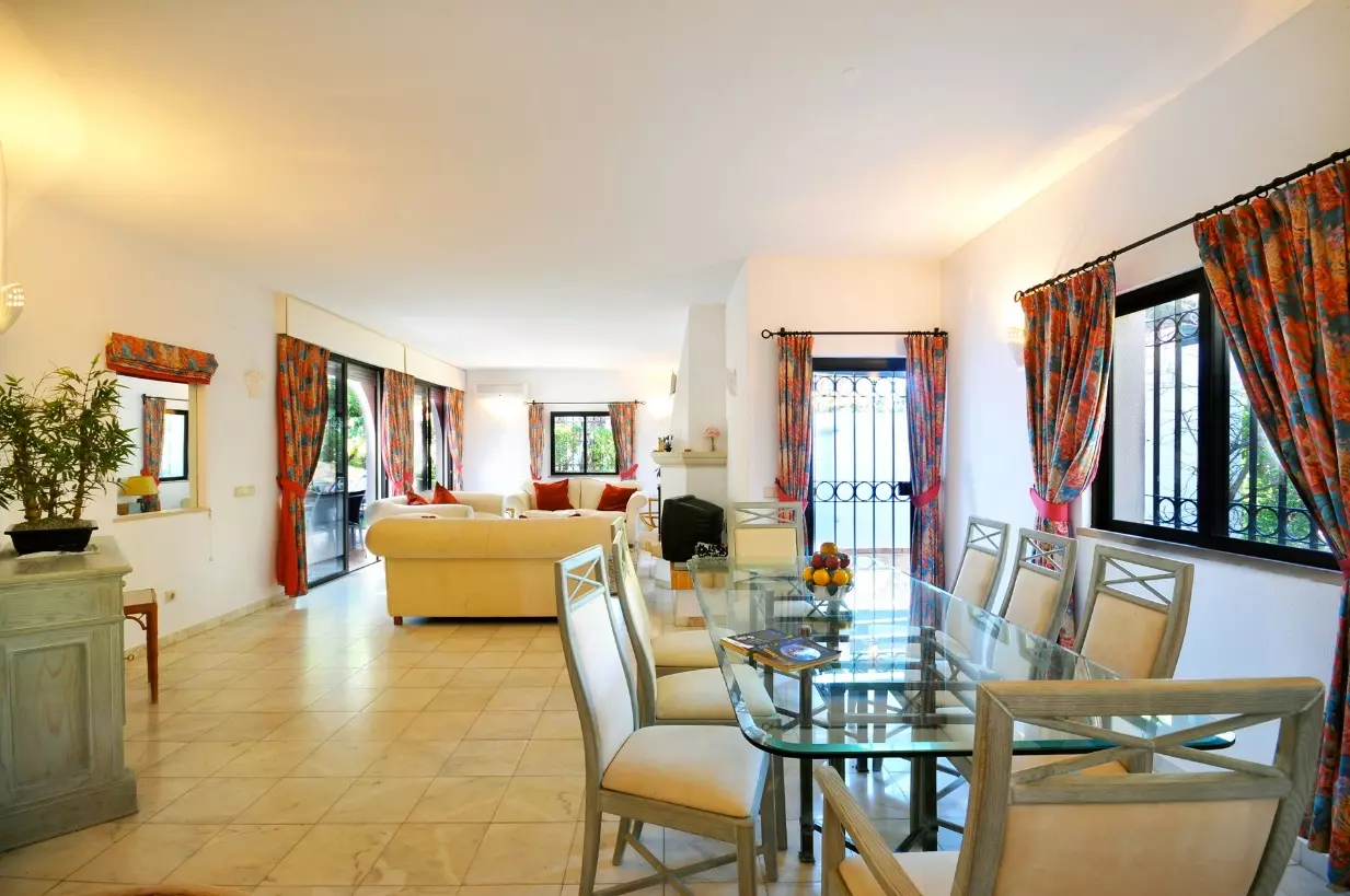 Lovely 3 Bed Villa In Dunas Douradas in Algarve, photo 9 of 17