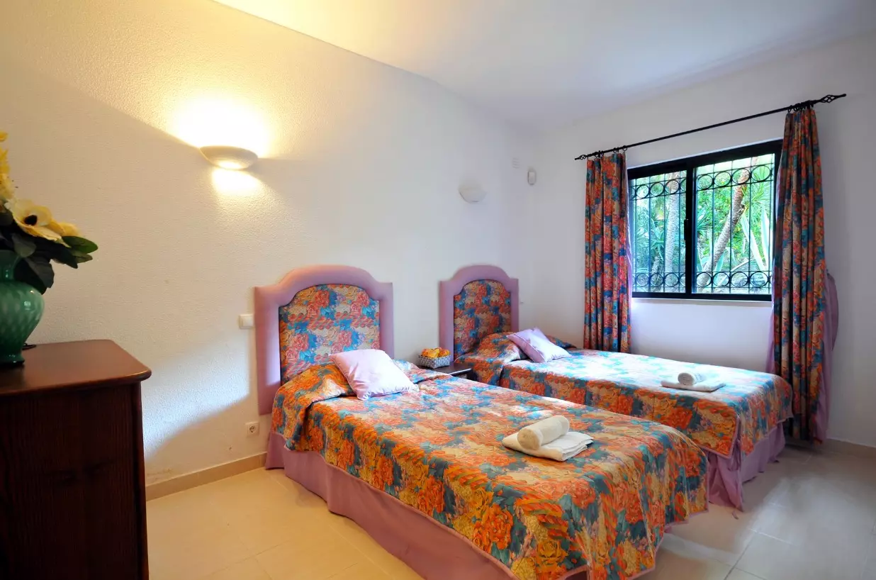 Lovely 3 Bed Villa In Dunas Douradas in Algarve, photo 13 of 17
