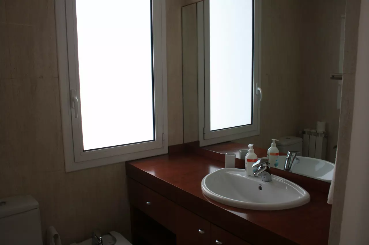 Nice and cozy 85 sqm short term rentals in Barcelona for up to 6 people in Southern Europe, photo 11 of 17