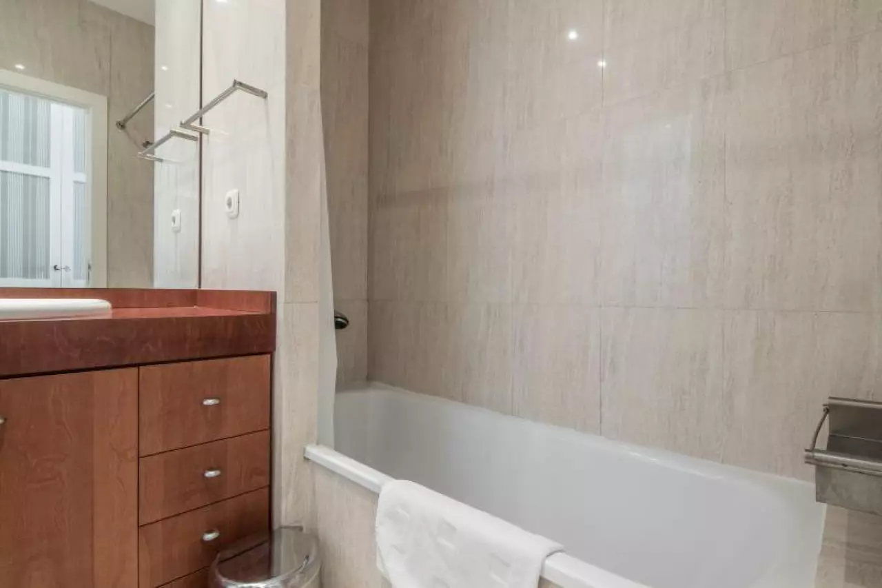 Nice and cozy 85 sqm short term rentals in Barcelona for up to 6 people in Southern Europe, photo 16 of 17