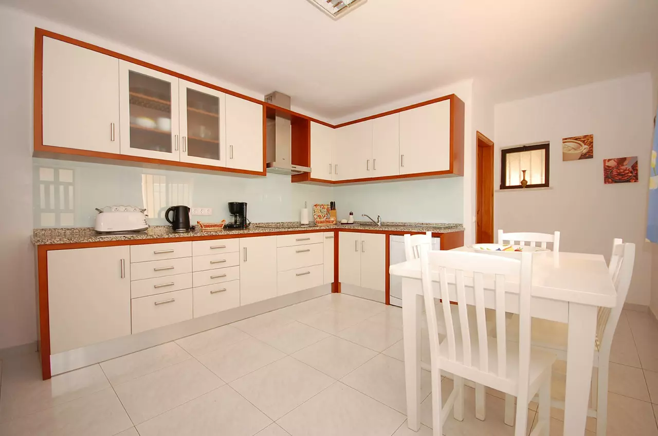 attractive villa 3 bed villa in Algarve, photo 12 of 24
