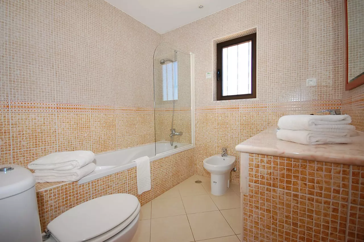 attractive villa 3 bed villa in Algarve, photo 23 of 24
