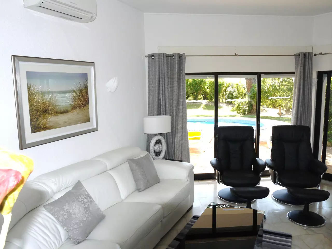 3 Bedroom 2 Bathroom Villa with Pool in Dunas Douradas in Algarve, photo 10 of 20
