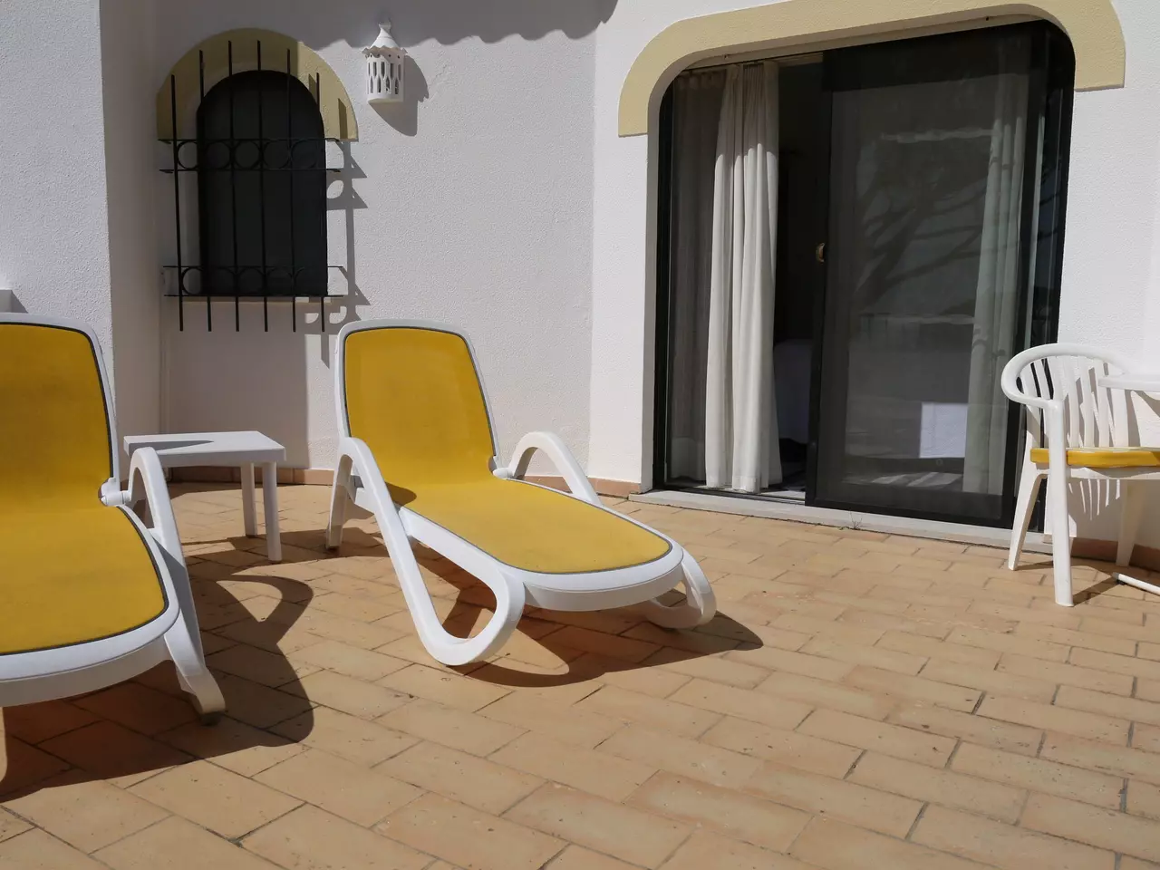 3 Bedroom 2 Bathroom Villa with Pool in Dunas Douradas in Algarve, photo 13 of 20