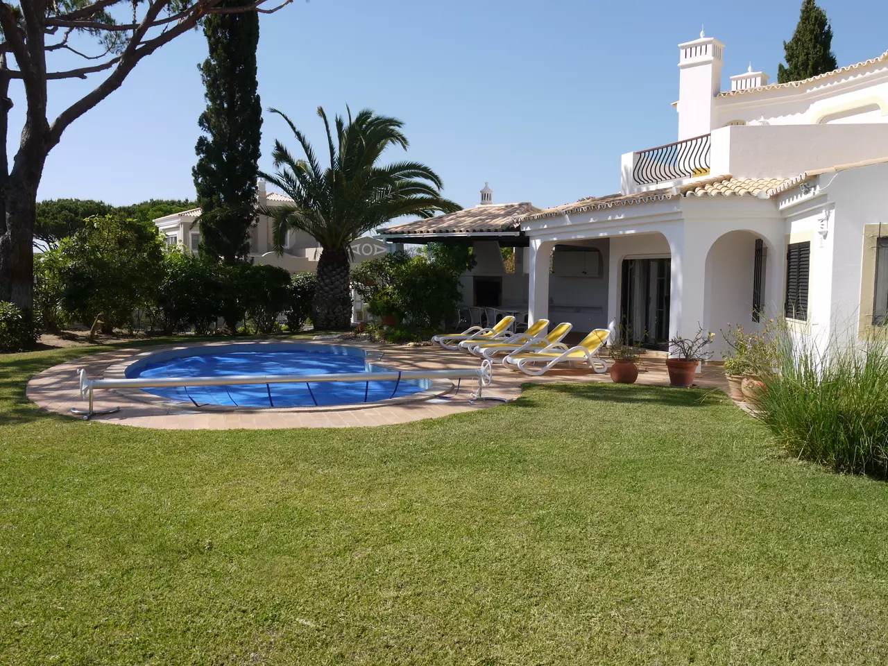 3 Bedroom 2 Bathroom Villa with Pool in Dunas Douradas in Algarve, photo 19 of 20
