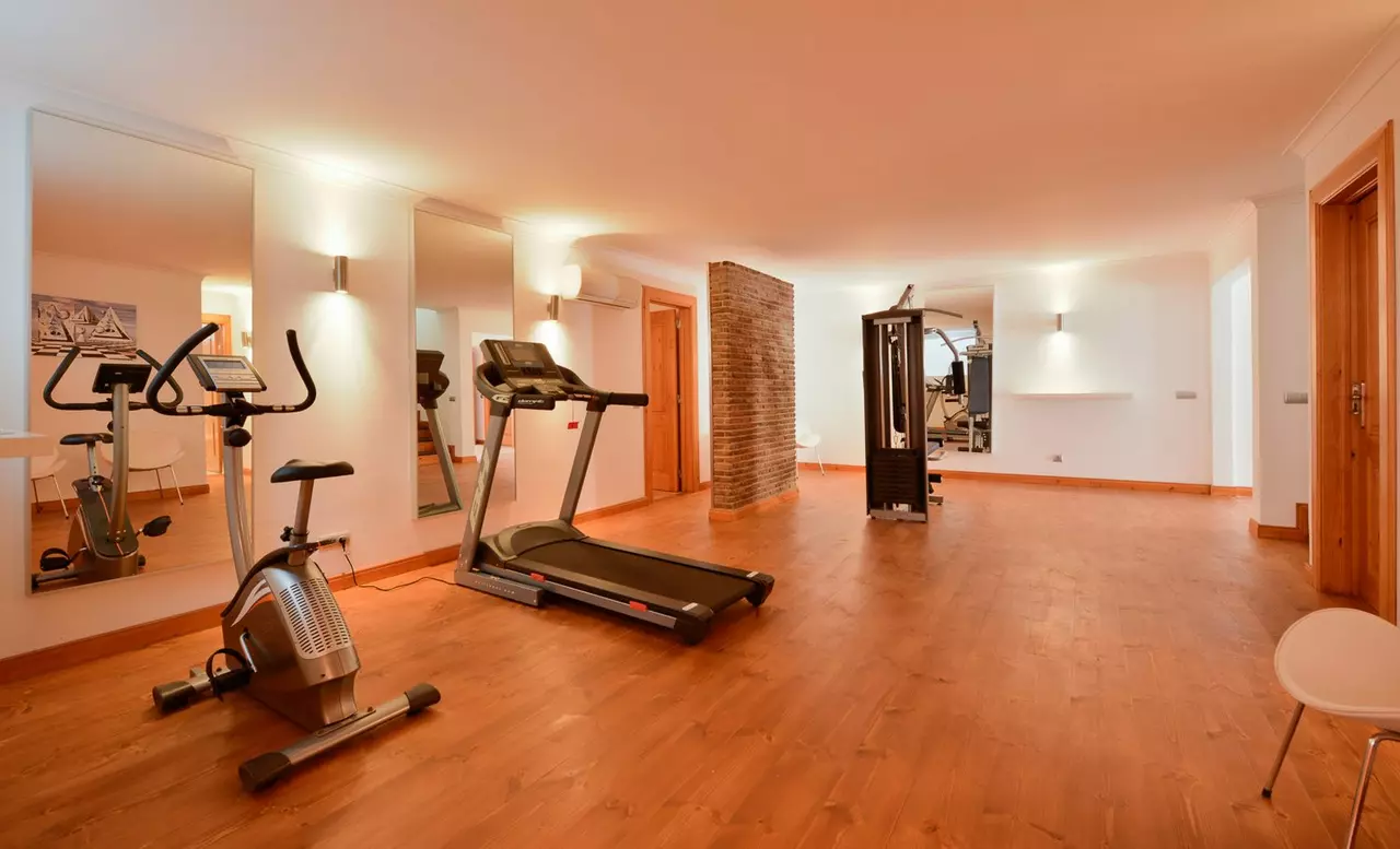 9 Bed Vilamoura Villa With Games Room in Algarve, photo 11 of 30