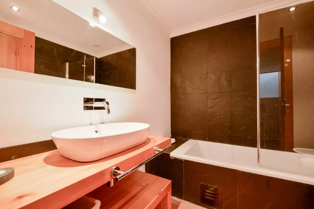 9 Bed Vilamoura Villa With Games Room in Algarve, photo 13 of 30