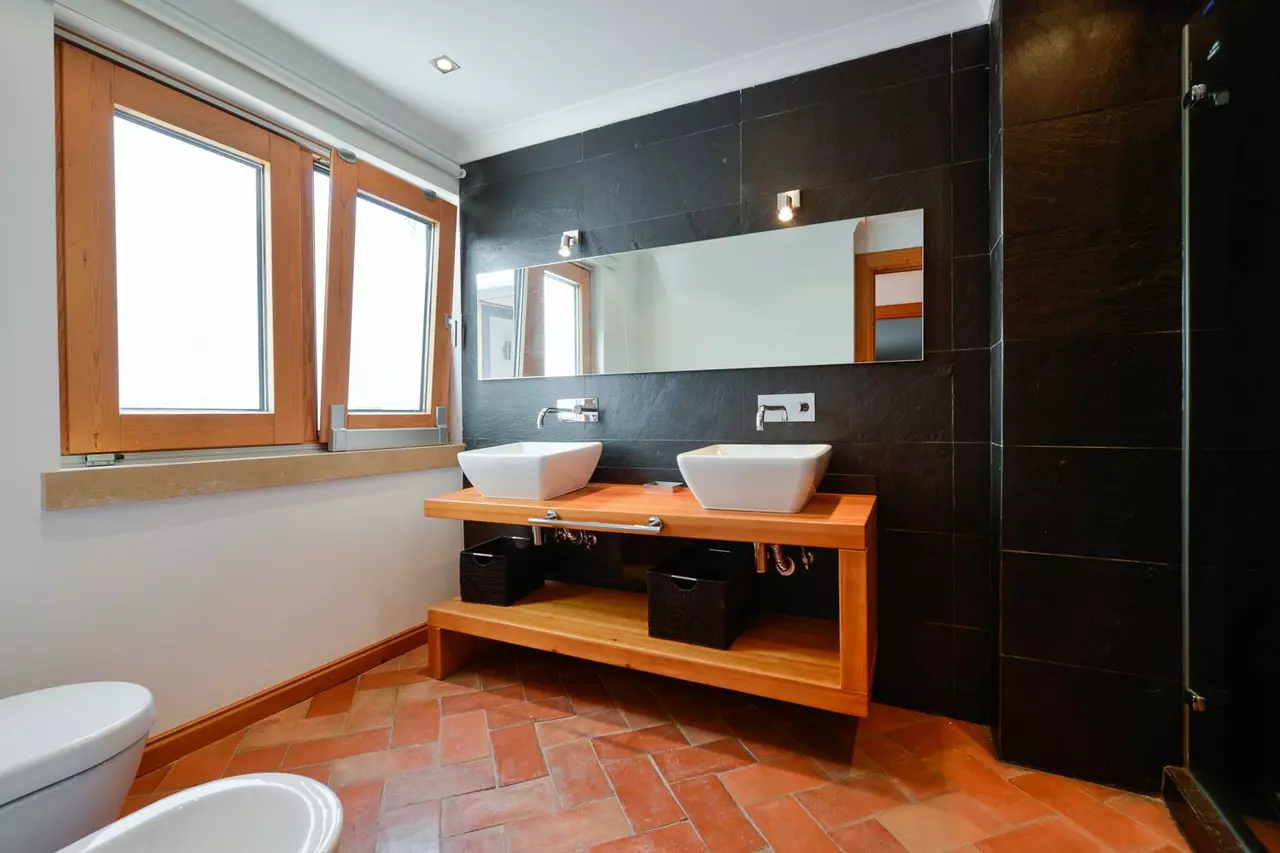 9 Bed Vilamoura Villa With Games Room in Algarve, photo 22 of 30