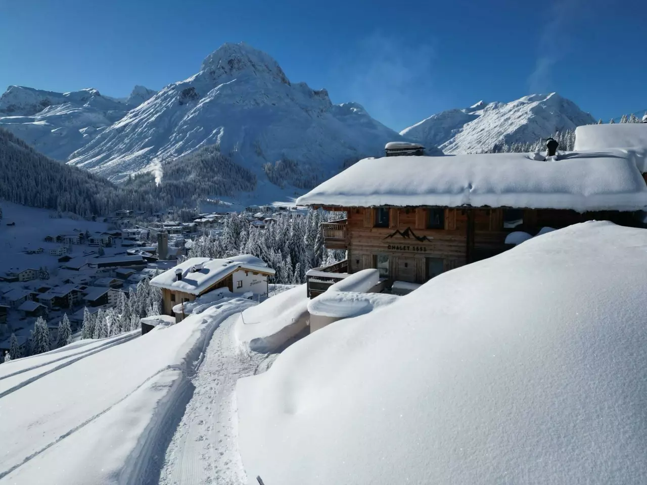 Chalet with Indoor pool and Jacuzzi in Lech in Lech & Zürs, photo 2 of 30