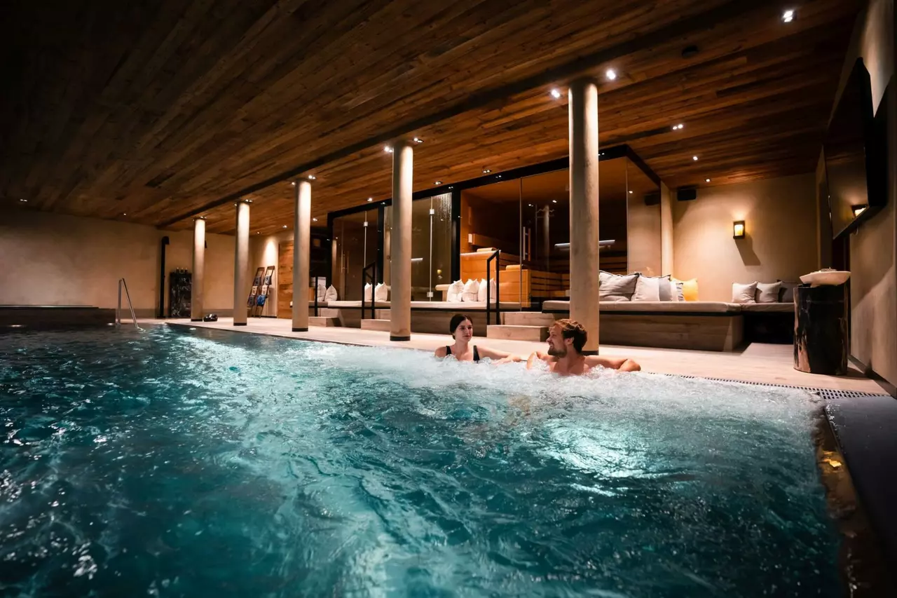 Chalet with Indoor pool and Jacuzzi in Lech in Lech & Zürs, photo 16 of 30