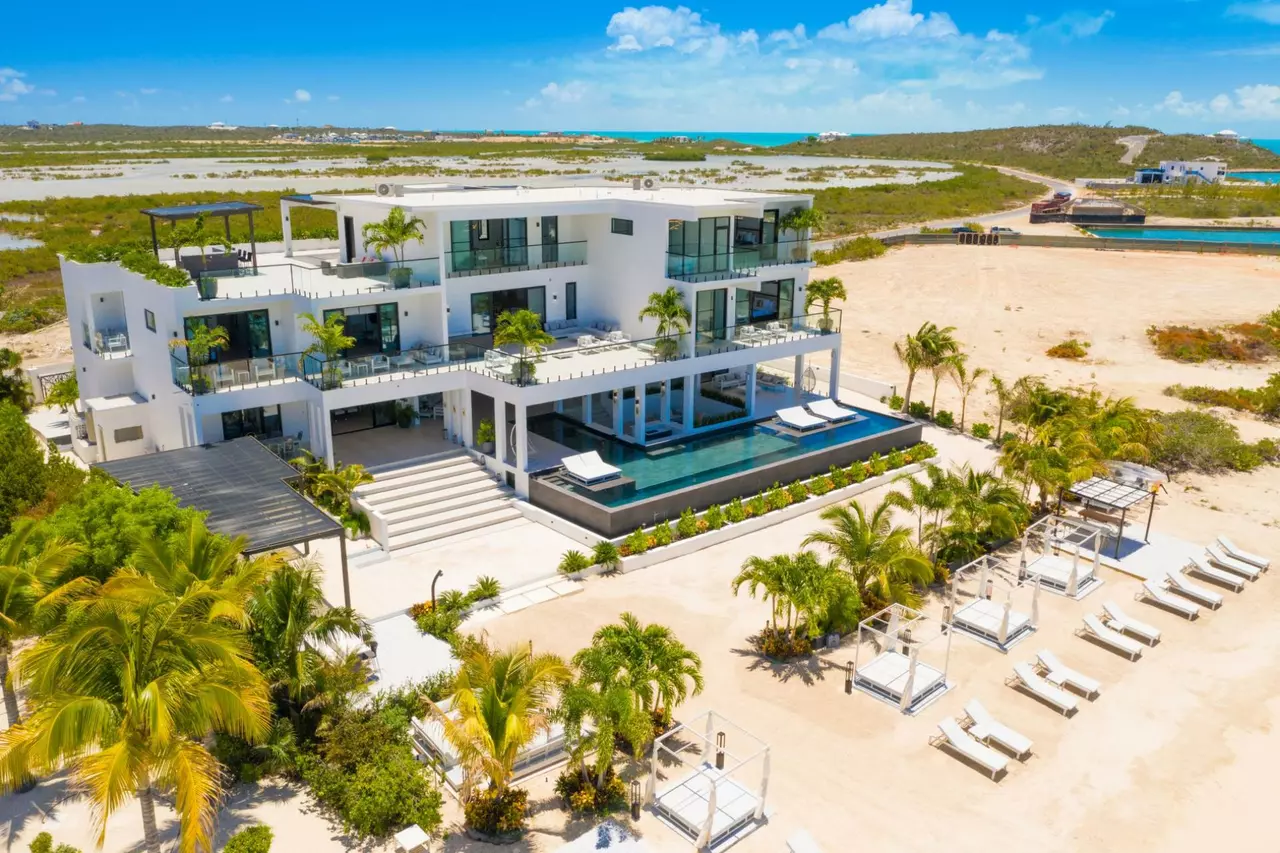 Villa Paradiso del Mar in Turks and Caicos, photo 30 of 38