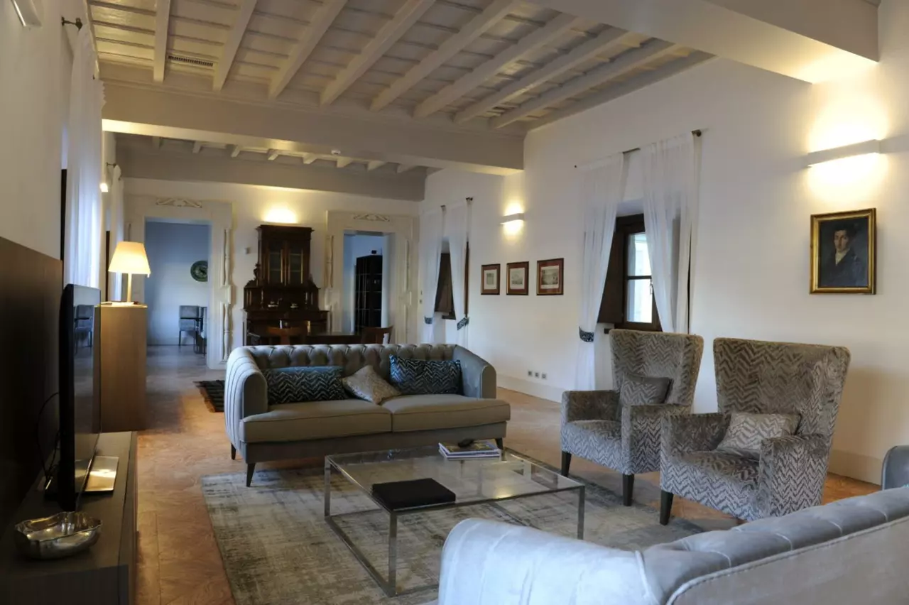 Villa Pliniana in Lake Como, photo 23 of 33