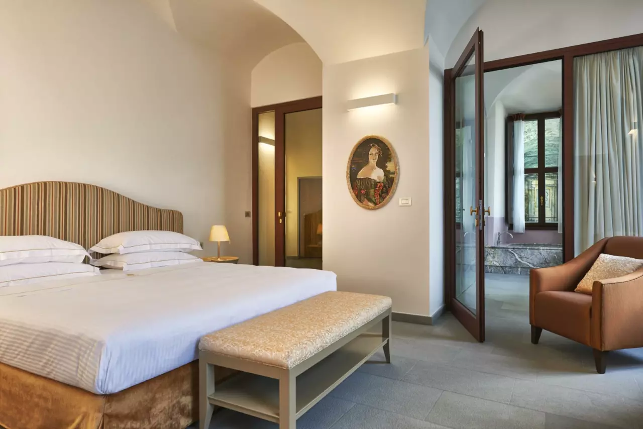 Villa Pliniana in Lake Como, photo 22 of 33