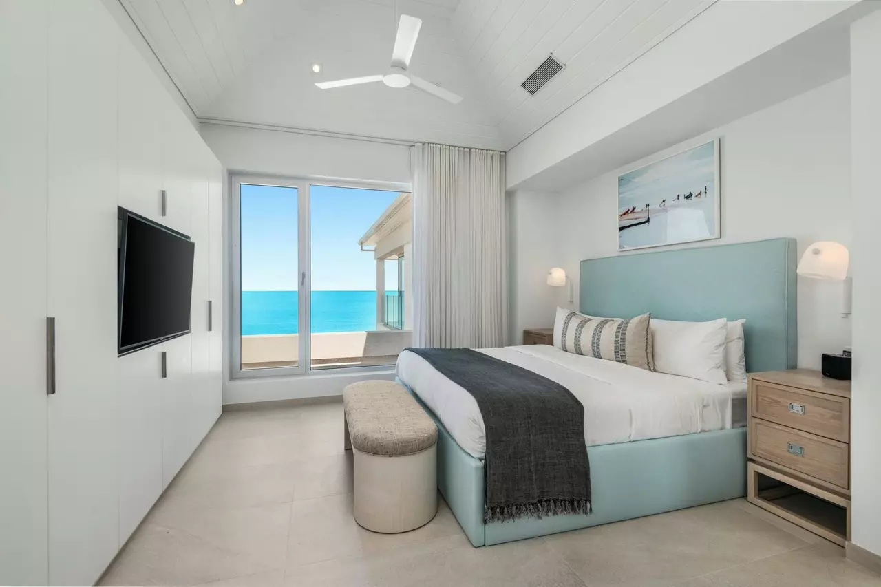 Beach Enclave Grace Bay Beachfront Villa in Turks and Caicos, photo 25 of 25