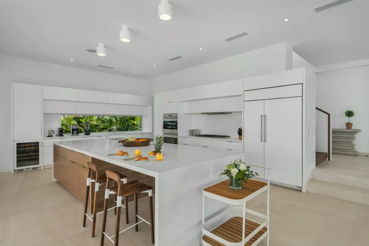 Beach Enclave Grace Bay Beachfront Villa in Turks and Caicos, photo 22 of 25