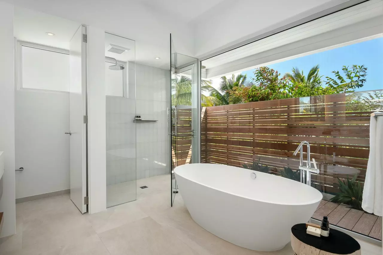 Beach Enclave Grace Bay Beachfront Villa in Turks and Caicos, photo 13 of 25
