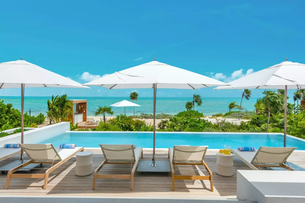 Beach Enclave Long Bay Beachfront Villa in Turks and Caicos, photo 12 of 25