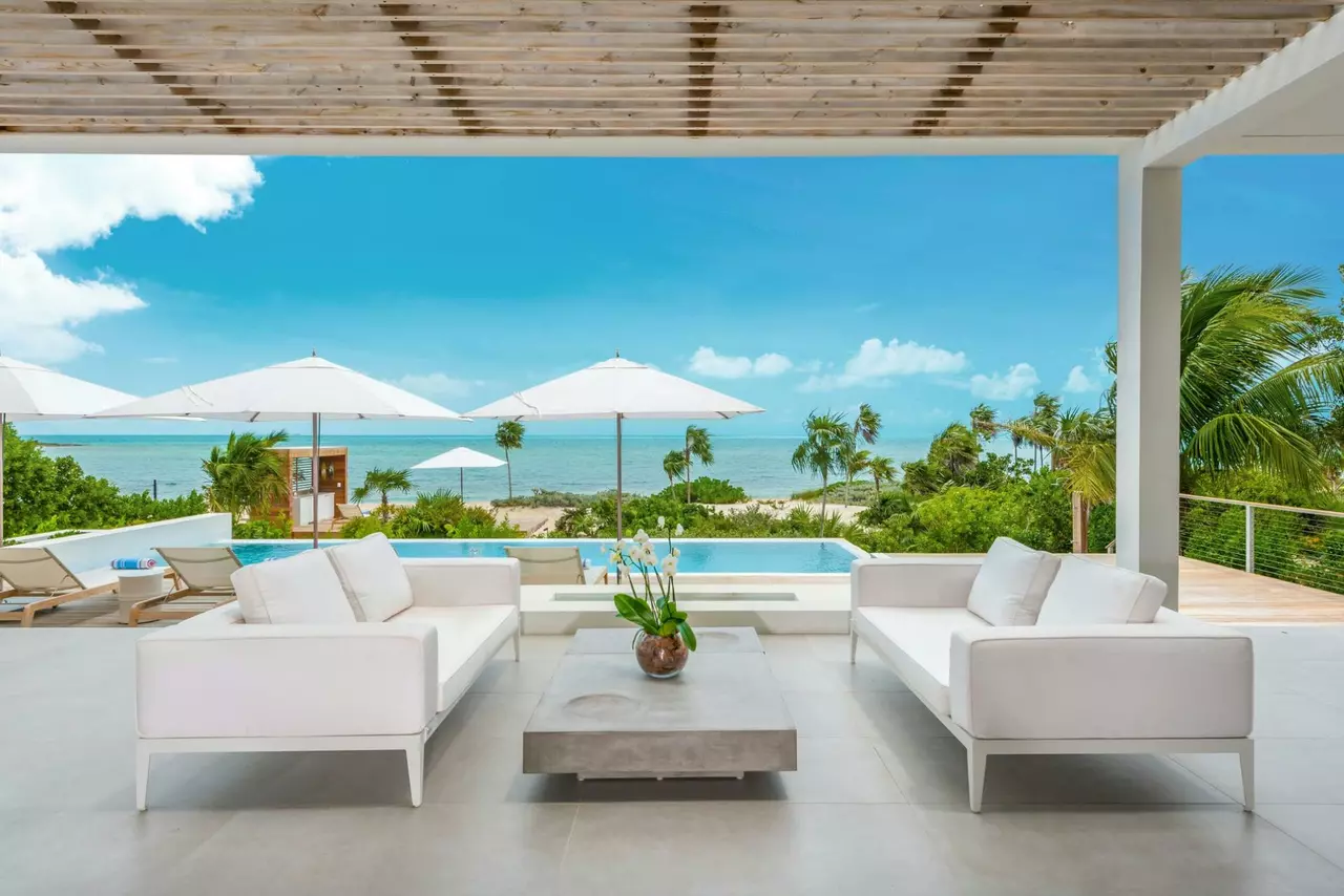 Beach Enclave Long Bay Beachfront Villa in Turks and Caicos, photo 13 of 25