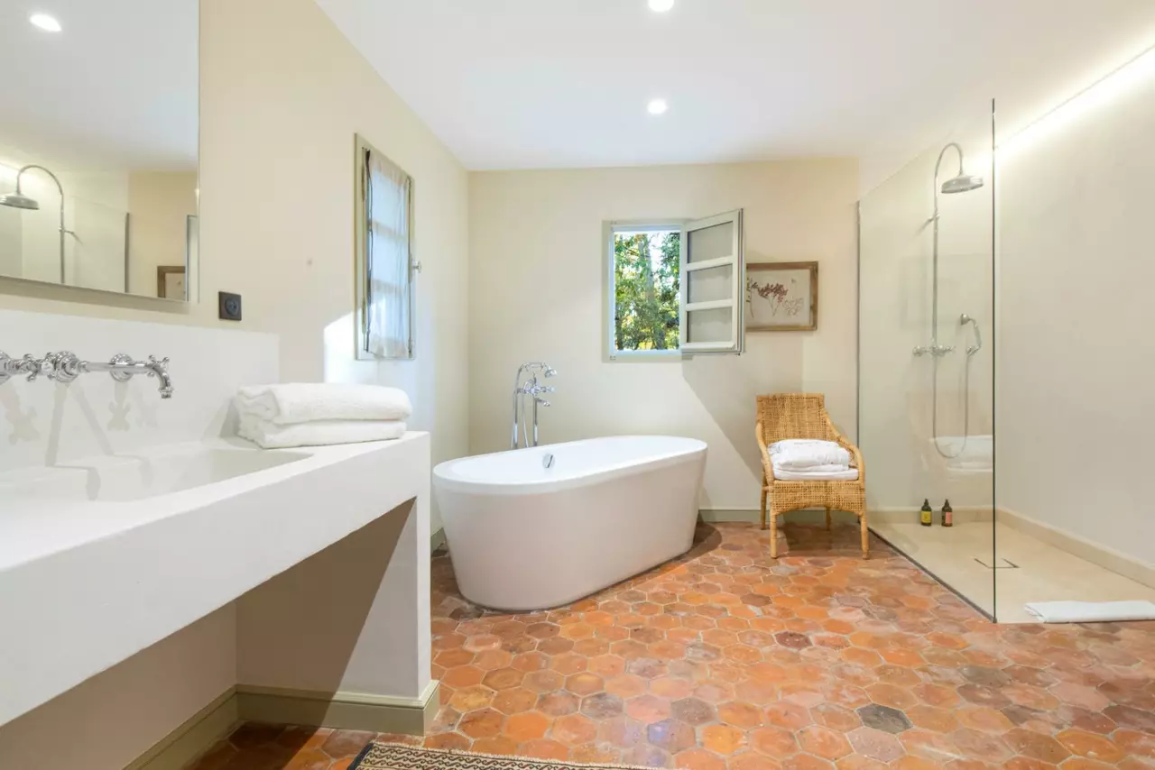 Villa Jasso in Provence, photo 3 of 16