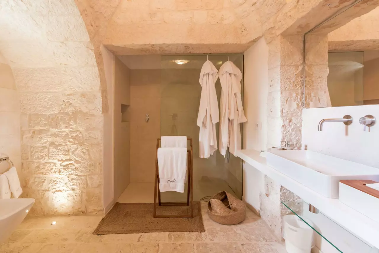 Trullo delle Dame in Apulia (Puglia), photo 28 of 40