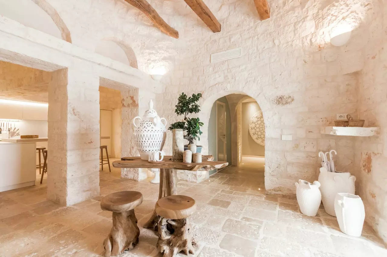 Trullo delle Dame in Apulia (Puglia), photo 33 of 40