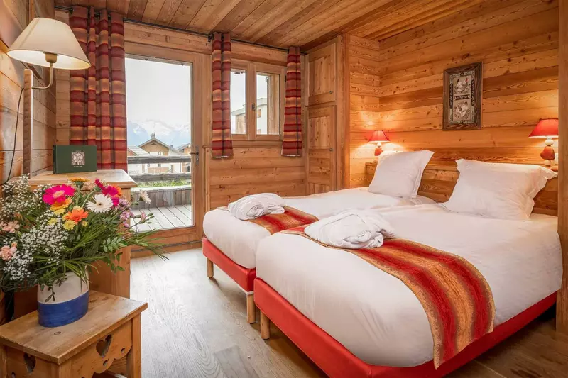 Chalet La Chapelle in French Alps, photo 5 of 23