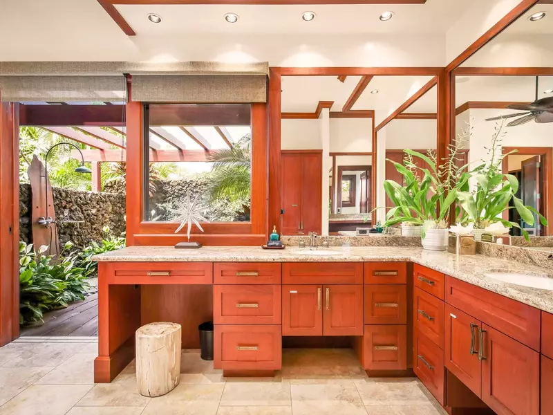 Makai Estate in Hawaii, photo 3 of 20