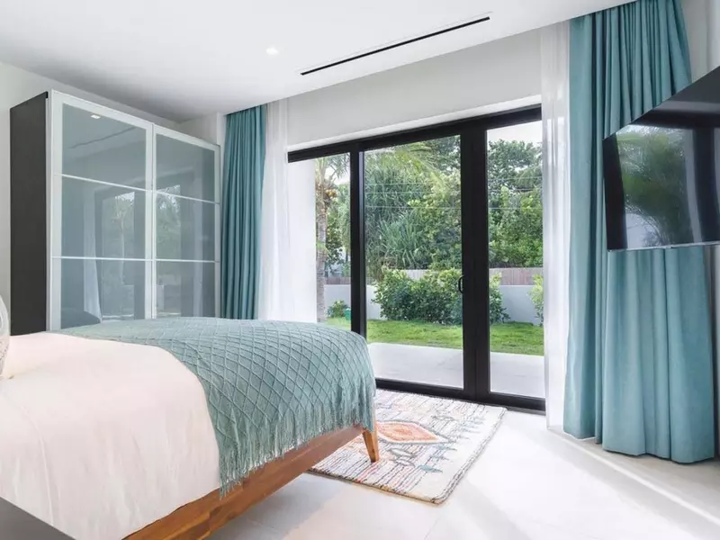 Modern House in Bahamas, photo 3 of 32