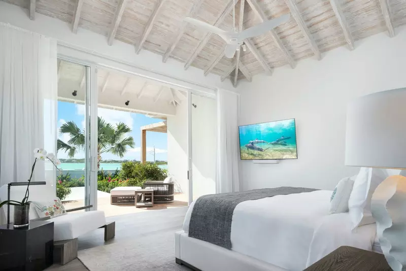 Villa Emerald Bay in Turks and Caicos, photo 2 of 23