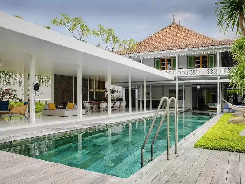 5-Bedroom Villa Sleeping 10, Kerobokan Kelod in Bali