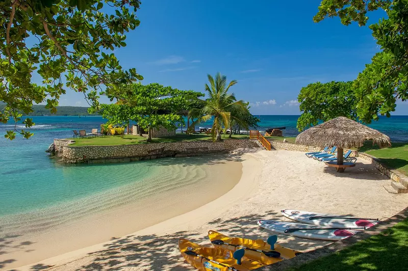 Fortlands Point on the Beach in Jamaica, photo 2 of 30