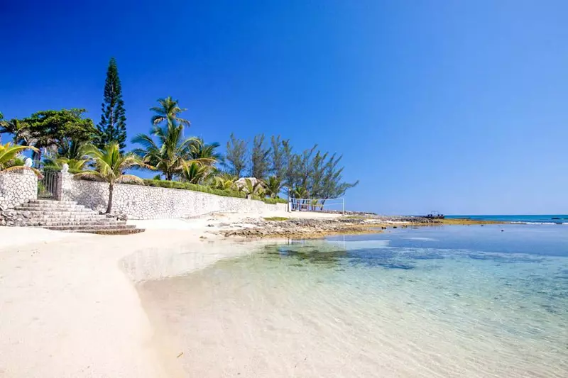 Benitoite Shore House in Jamaica, photo 3 of 16
