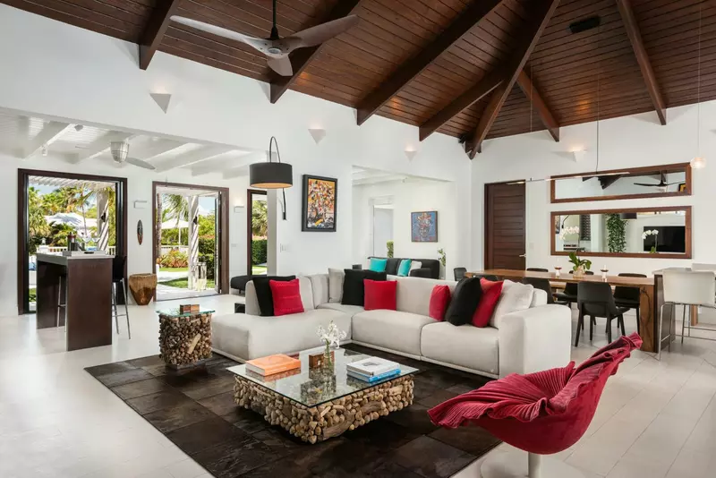 Villa Below Deck in Turks and Caicos, photo 2 of 22