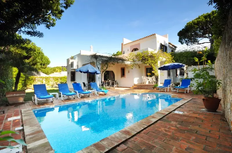 Lovely 3 Bed Villa In Dunas Douradas in Algarve