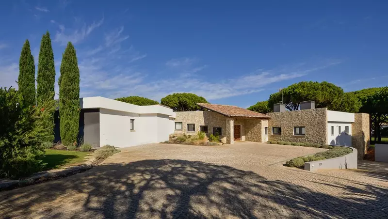 9 Bed Vilamoura Villa With Games Room in Algarve