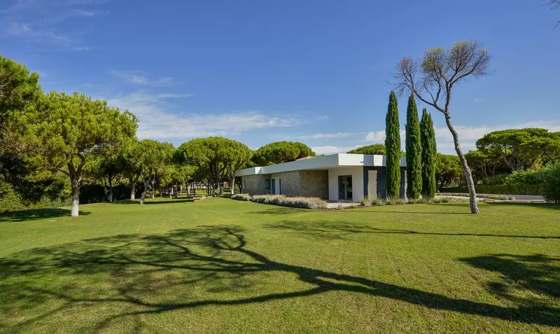 9 Bed Vilamoura Villa With Games Room in Algarve, photo 4 of 30