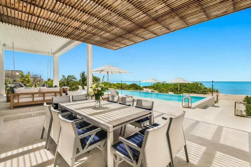 Beach Enclave Grace Bay Beachfront Villa in Turks and Caicos, photo 3 of 25