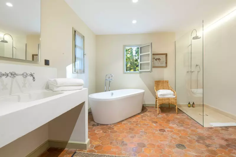 Villa Jasso in Provence, photo 3 of 16